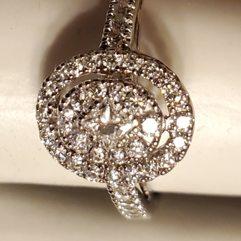 Beautiful  design 14K white gold diamond  ring - Picture 2 of 13